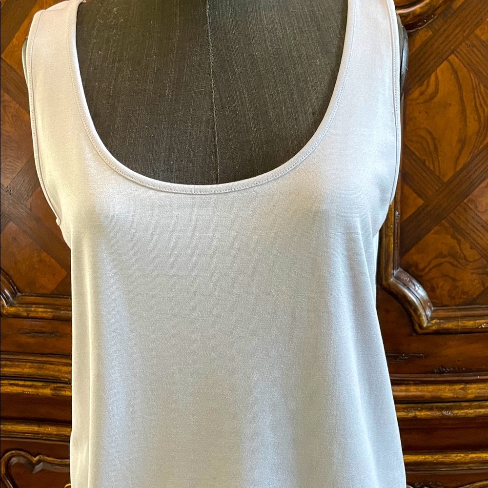 Linda Allard/Ellen Tracy Light Blue Gray, Sleeveless Top. Size M.